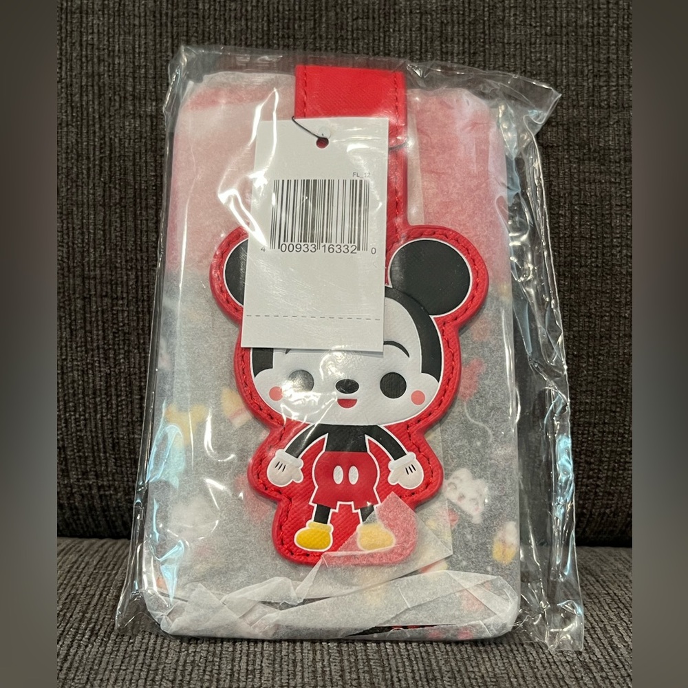 Mickey Mouse Disney Parks Food Icon Cardholder - Picture 3 of 3